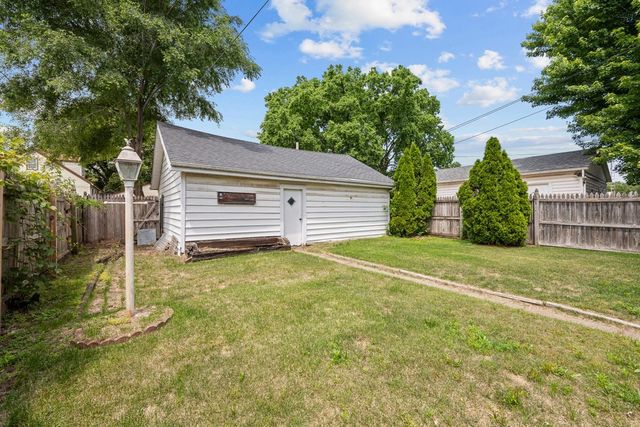 2922 9th Street, Rock Island, IL 61201