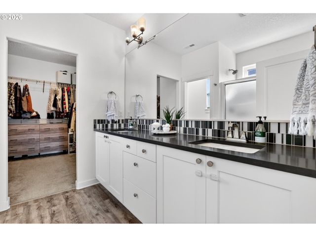 1426 Nw BAGBY St, Estacada, OR 97023