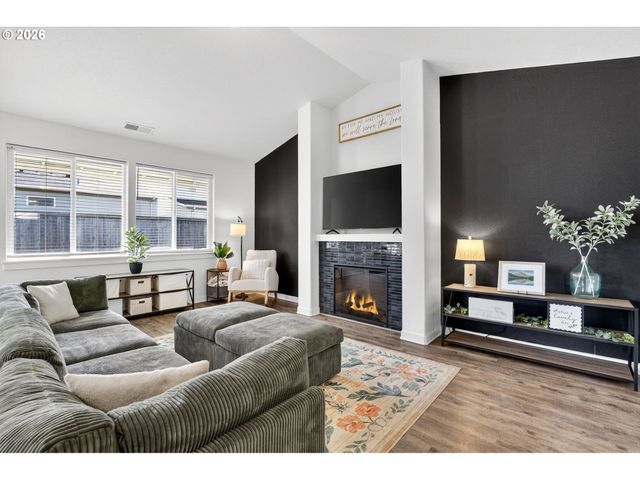 1426 Nw BAGBY St, Estacada, OR 97023