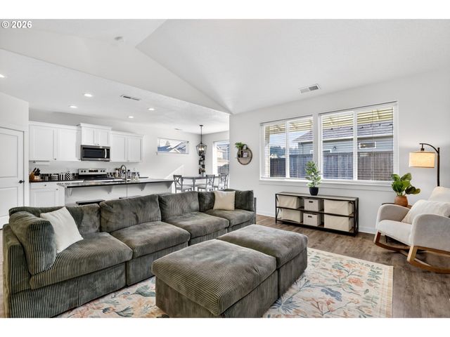 1426 Nw BAGBY St, Estacada, OR 97023