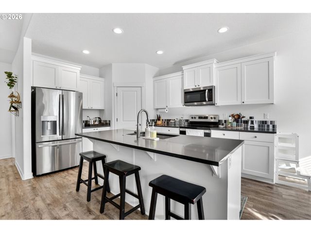 1426 Nw BAGBY St, Estacada, OR 97023