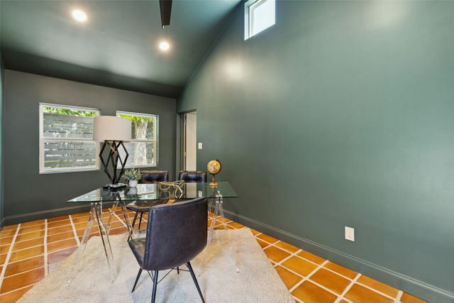 110 N Ravinia Drive, Dallas, TX 75211