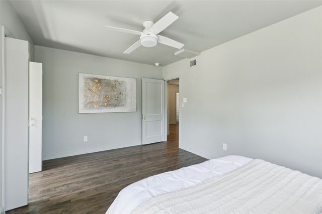 110 N Ravinia Drive, Dallas, TX 75211