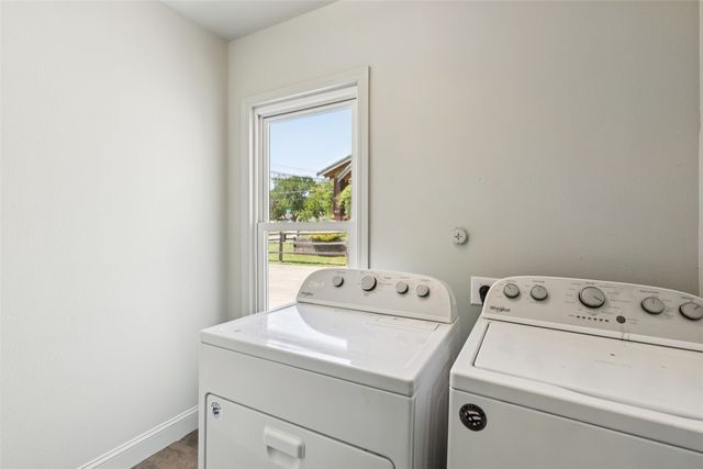 110 N Ravinia Drive, Dallas, TX 75211
