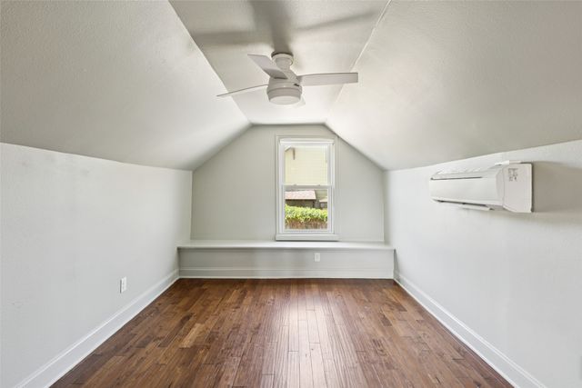 110 N Ravinia Drive, Dallas, TX 75211