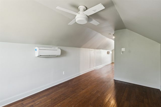 110 N Ravinia Drive, Dallas, TX 75211