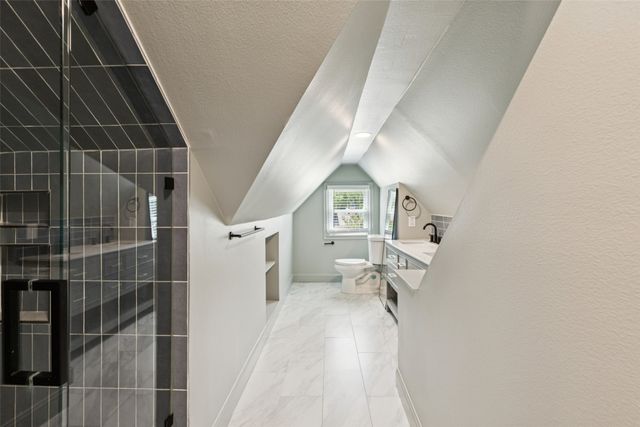 110 N Ravinia Drive, Dallas, TX 75211