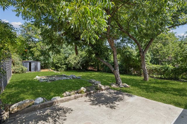 110 N Ravinia Drive, Dallas, TX 75211