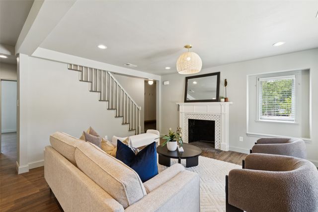 110 N Ravinia Drive, Dallas, TX 75211