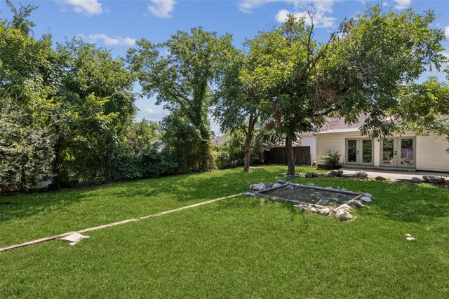 110 N Ravinia Drive, Dallas, TX 75211
