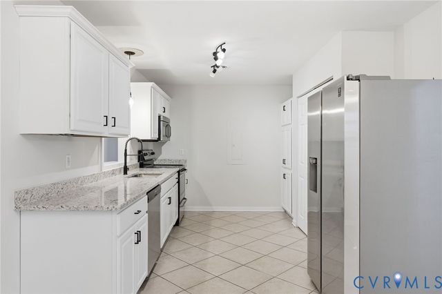 8631 Hunterstand Ct, Richmond, VA 23237
