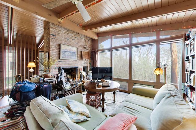 14 Beach Lane Court, Ogden Dunes, IN 46368