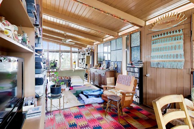 14 Beach Lane Court, Ogden Dunes, IN 46368