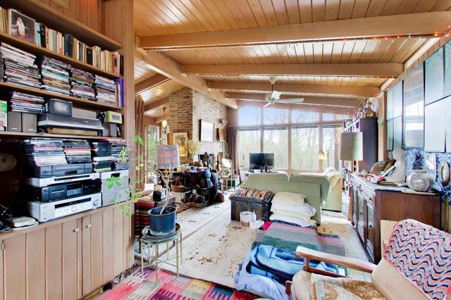 14 Beach Lane Court, Ogden Dunes, IN 46368