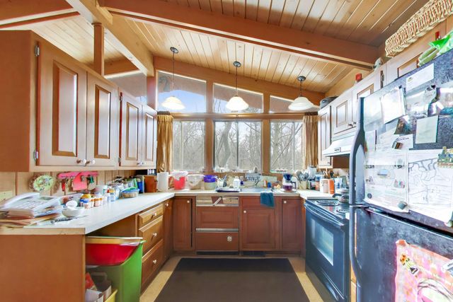 14 Beach Lane Court, Ogden Dunes, IN 46368