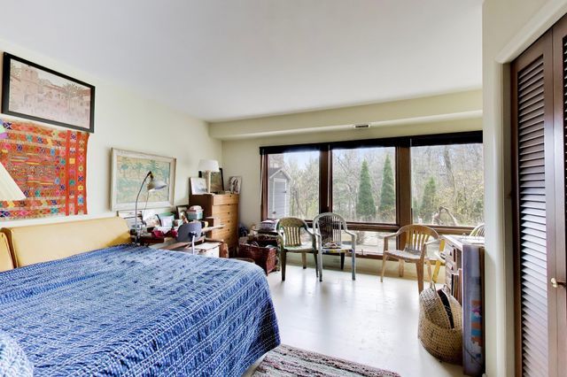 14 Beach Lane Court, Ogden Dunes, IN 46368