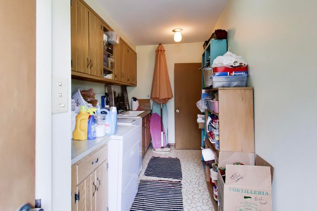 14 Beach Lane Court, Ogden Dunes, IN 46368