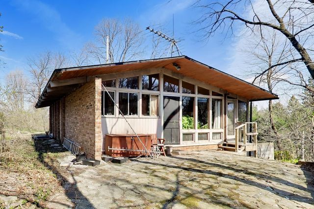 14 Beach Lane Court, Ogden Dunes, IN 46368