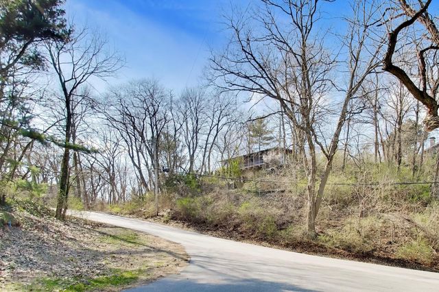 14 Beach Lane Court, Ogden Dunes, IN 46368