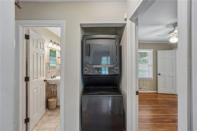 2120 Meadowbrook Lane SE, Marietta, GA 30067