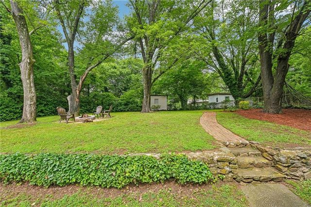 2120 Meadowbrook Lane SE, Marietta, GA 30067