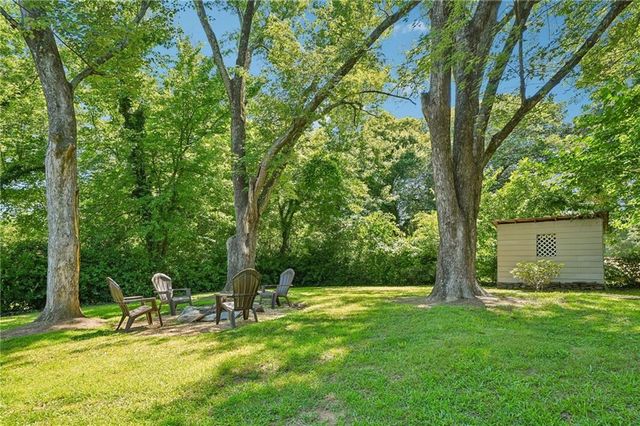 2120 Meadowbrook Lane SE, Marietta, GA 30067