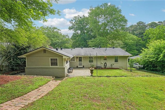 2120 Meadowbrook Lane SE, Marietta, GA 30067
