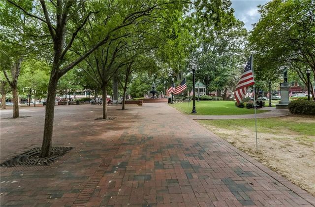 2120 Meadowbrook Lane SE, Marietta, GA 30067