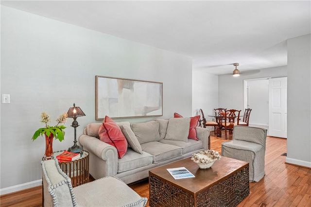 2120 Meadowbrook Lane SE, Marietta, GA 30067