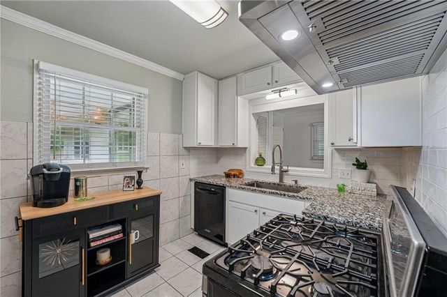 2120 Meadowbrook Lane SE, Marietta, GA 30067