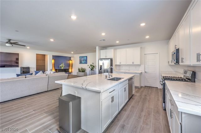 6093 Avery Pointe Street, Las Vegas, NV 89166