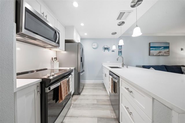 225 104TH AVENUE 102, Treasure Island, FL 33706