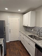 7700 Creekbend Drive 72, Houston, TX 77071