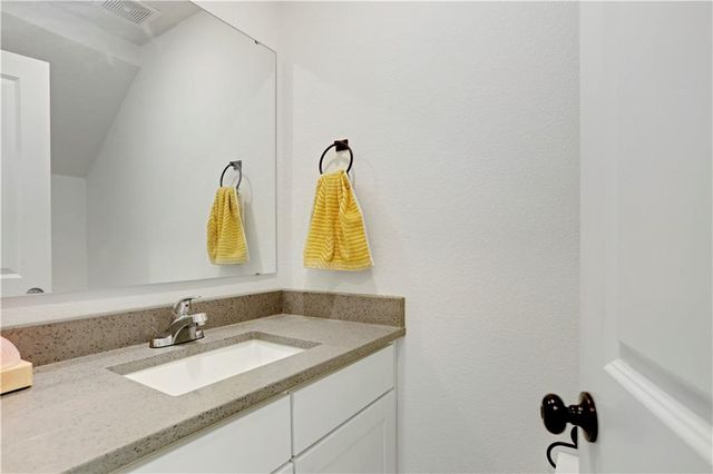 7332 Aaron Street 24 D, Parkville, MO 64152