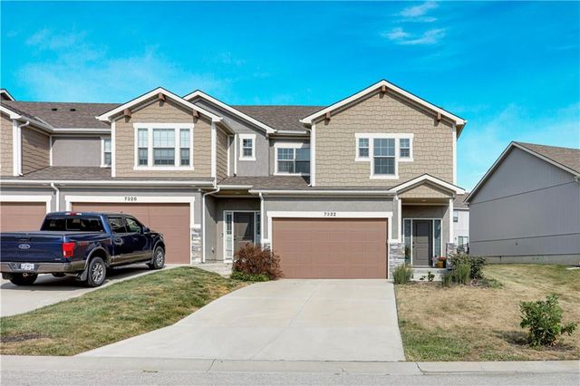 7332 Aaron Street 24 D, Parkville, MO 64152