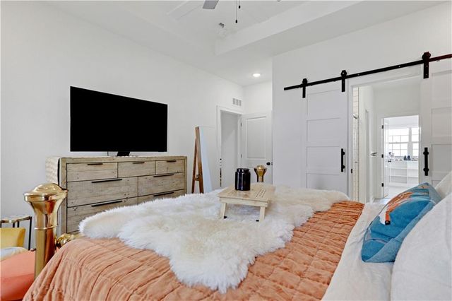 7332 Aaron Street 24 D, Parkville, MO 64152