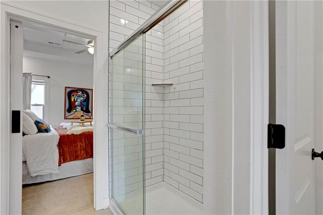 7332 Aaron Street 24 D, Parkville, MO 64152