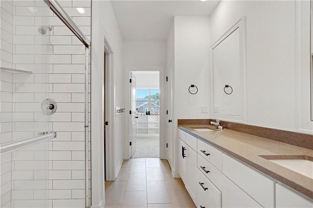 7332 Aaron Street 24 D, Parkville, MO 64152