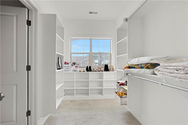 7332 Aaron Street 24 D, Parkville, MO 64152