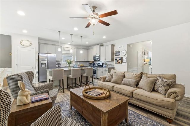 253 Jefferson Avenue, Canton, GA 30114