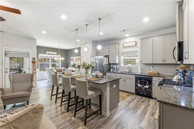253 Jefferson Avenue, Canton, GA 30114