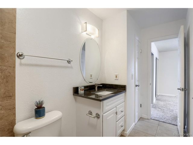 1435 Norfolk St, Aurora, CO 80011