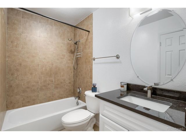 1435 Norfolk St, Aurora, CO 80011