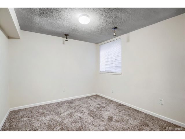 1435 Norfolk St, Aurora, CO 80011