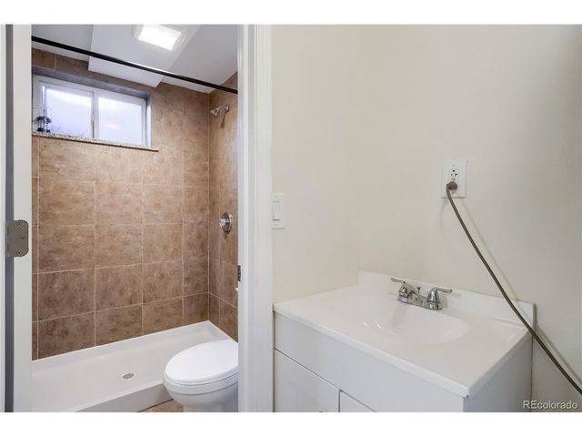 1435 Norfolk St, Aurora, CO 80011