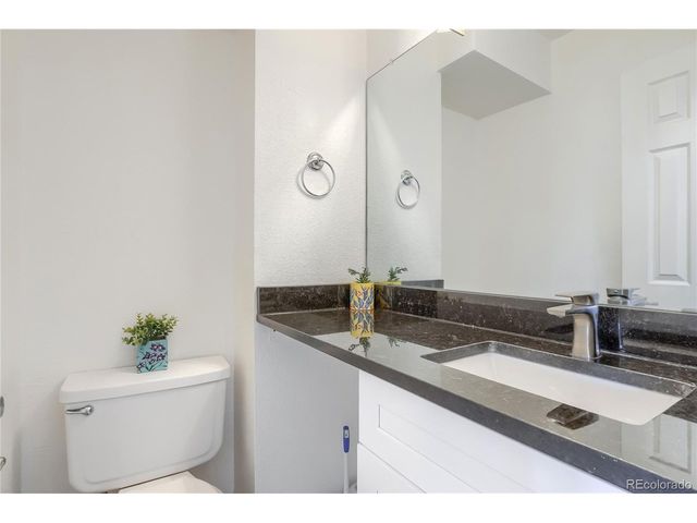 1435 Norfolk St, Aurora, CO 80011