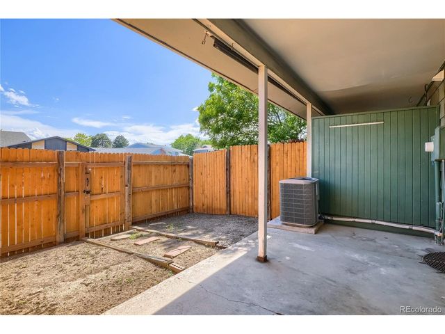 1435 Norfolk St, Aurora, CO 80011