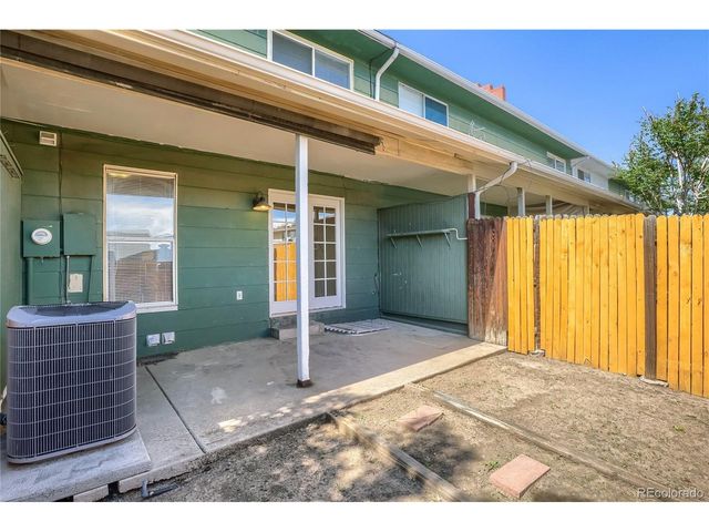 1435 Norfolk St, Aurora, CO 80011