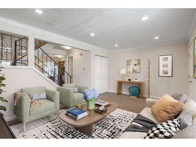 1435 Norfolk St, Aurora, CO 80011