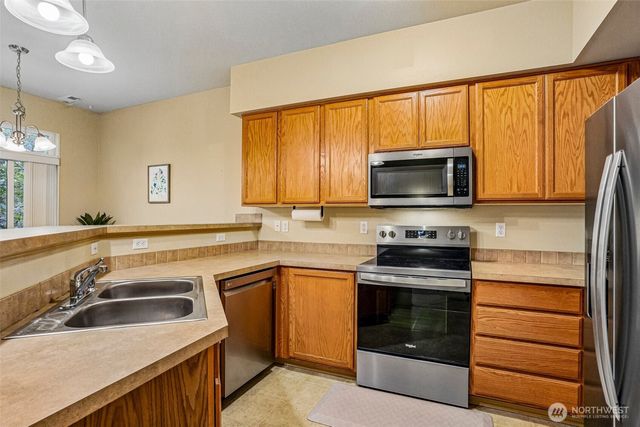 11206 6th Avenue E, Tacoma, WA 98445
